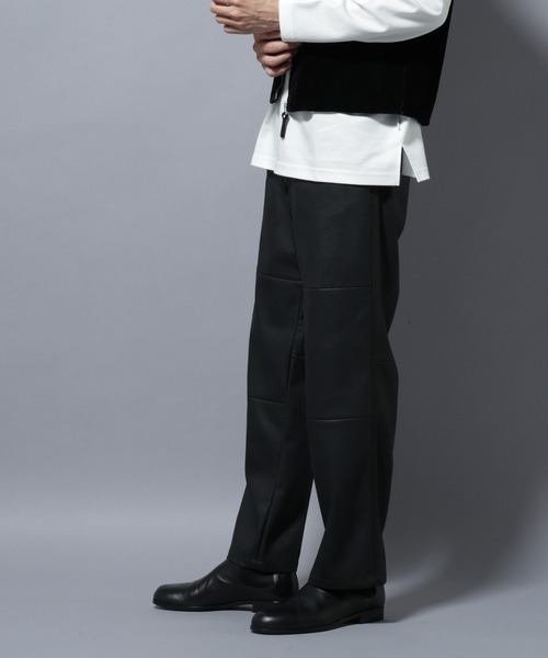 NANO universe(ナノユニバース)の「ヴィンテージライクフェイクレザー ダブルニーテーパードパンツ(その他パンツ・メンズ・ブラック/ブラウン・M/L)」の1枚目の写真