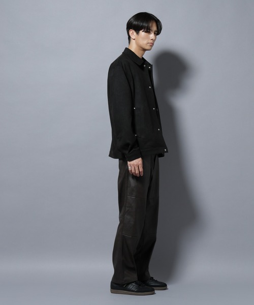 NANO universe(ナノユニバース)の「ヴィンテージライクフェイクレザー ダブルニーテーパードパンツ(その他パンツ・メンズ・ブラック/ブラウン・M/L)」の15枚目の写真