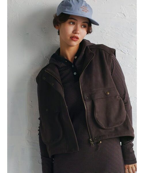 FIKA.(フィーカ)の「Suede like military vest(ベスト・レディース・ダークブラウン/ダークカーキ・MEDIUM)」の1枚目の写真