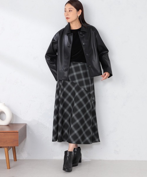 GALLORIA（ギャローリア）の「フェイクレザー衿付きブルゾン（ブルゾン・レディース・ブラック/ブラウン・S/M/L/LL）」の4枚目の写真