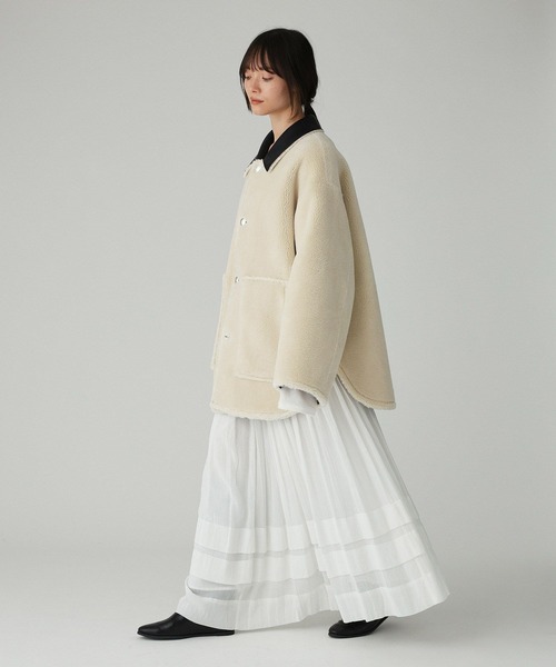 BABYLONE(バビロン)の「リバーシブルムートンジャケット(ブルゾン・レディース・ブラック/キャメル・フリー)」の13枚目の写真