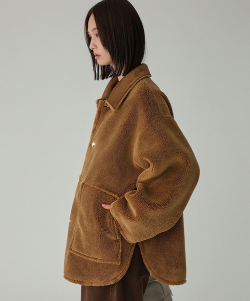 BABYLONE(バビロン)の「リバーシブルムートンジャケット(ブルゾン・レディース・ブラック/キャメル・フリー)」の20枚目の写真