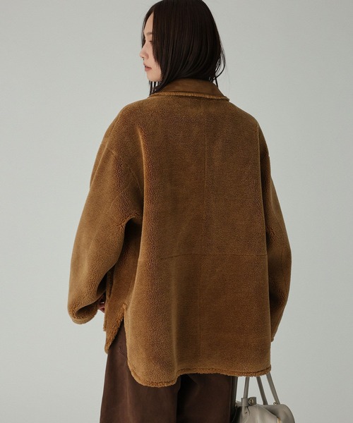 BABYLONE(バビロン)の「リバーシブルムートンジャケット(ブルゾン・レディース・ブラック/キャメル・フリー)」の21枚目の写真