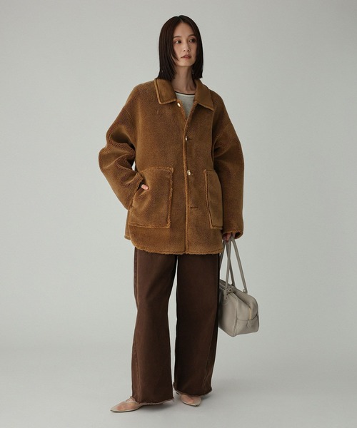 BABYLONE(バビロン)の「リバーシブルムートンジャケット(ブルゾン・レディース・ブラック/キャメル・フリー)」の22枚目の写真