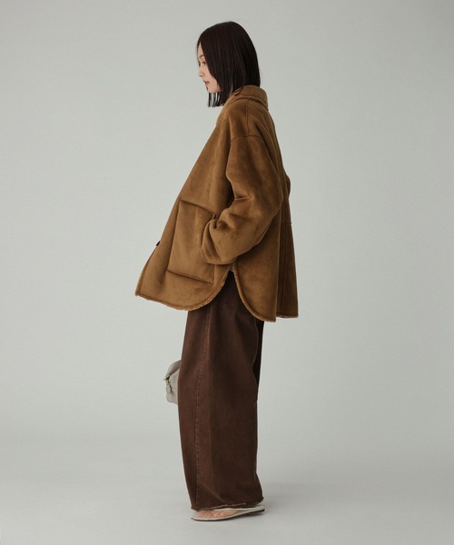 BABYLONE(バビロン)の「リバーシブルムートンジャケット(ブルゾン・レディース・ブラック/キャメル・フリー)」の18枚目の写真