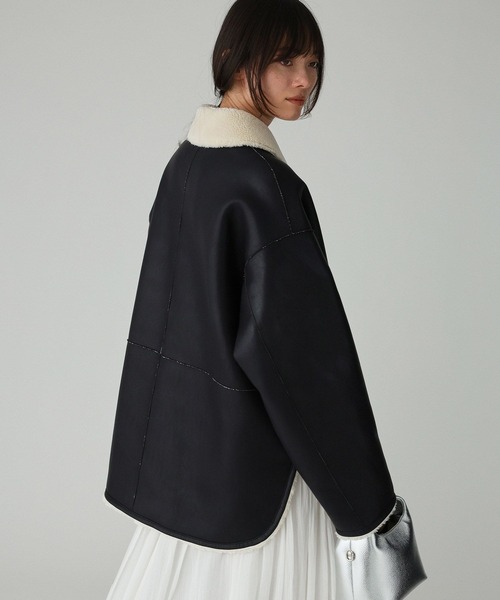 BABYLONE(バビロン)の「リバーシブルムートンジャケット(ブルゾン・レディース・ブラック/キャメル・フリー)」の5枚目の写真