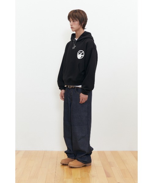 A'GEM/9 × .kom 『KEYMISERY/キーミザリー』 FINGER KEYMISERY LOGO CROP HOODIE/フィンガーロゴデザイン クロップ/短丈 プルオーバーパーカー