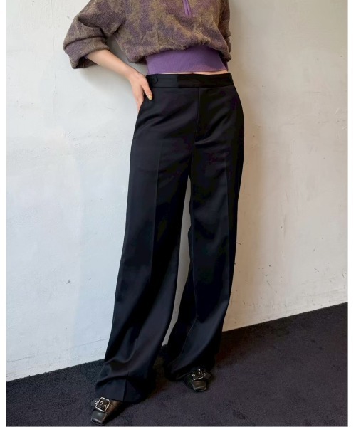 IRENENNE(アイレネ)の「ウールサテンストレートパンツ / Wool Satin Straight Pants(その他パンツ・レディース・ネイビー/ライトグリーン・38/36/34)」の2枚目の写真