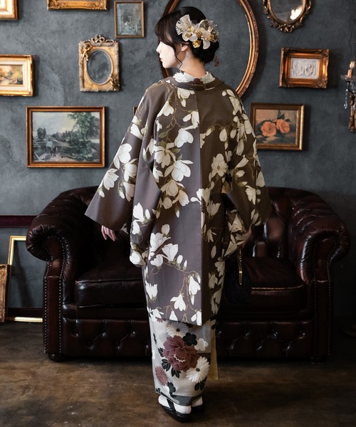 kimonomachi(キモノマチ)の「レディース 洗える羽織 単品 2025-26 新作 Fサイズ 銀木犀 白木蓮 アラベスク南天 牡丹 KIMONOMACHI オリジナル 羽織単品(着物・レディース・チャコールグレー/ダークブラウン/ラベンダー/ブラック系/キナリ/モーブ系/グレイッシュベージュ/ブラック・FREE)」の10枚目の写真