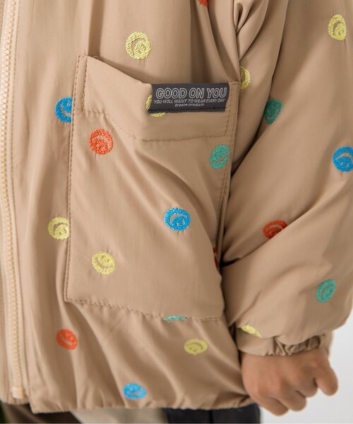 BREEZE（ブリーズ）の「2色2柄 総刺繍フード付き中綿ジャケット（ダウンジャケット/コート・キッズ・ベージュ/ネイビー・110/130/120/100/90/80）」の7枚目の写真