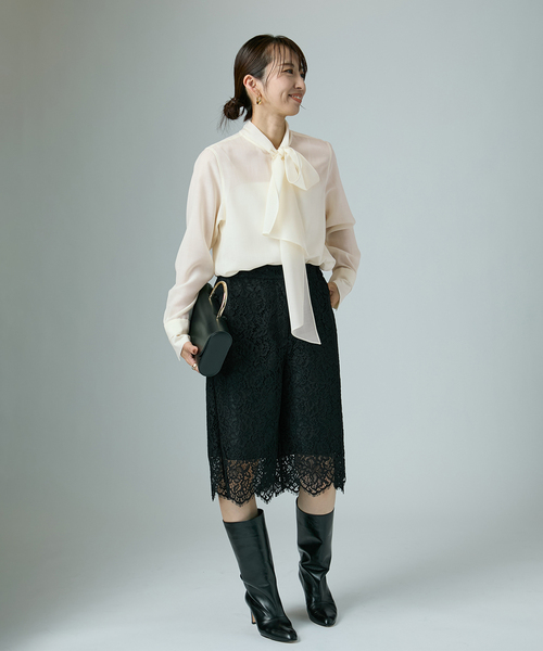 VERMEIL par iena(ヴェルメイユパーイエナ)の「Woolボイルボータイブラウス(シャツ/ブラウス・レディース・ホワイト/ネイビー・FREE)」の3枚目の写真