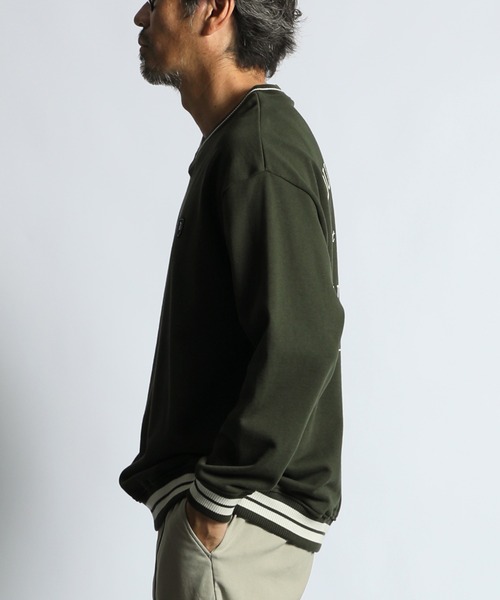 The DUFFER of ST.GEORGE（ザダファーオブセントジョージ）の「COLLEGE V NECK SWEAT：カレッジ Vネック スウェット（スウェット・メンズ・グリーン/ネイビー・X-LARGE/LARGE/MEDIUM）」の7枚目の写真
