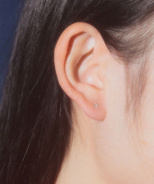 Ray BEAMS(レイビームス)の「K10 ダイヤモンド ピアス(ピアス(両耳用)・レディース・ゴールド・ONE SIZE)」の3枚目の写真