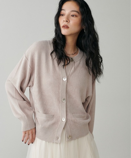 LARUTA(ラルータ)の「【LARUTA】モチフワフェザーニットショートカーディガン(カーディガン/ボレロ・レディース・レッド/パープル/ブラック/グレイッシュベージュ/アイボリー・FREE)」の3枚目の写真
