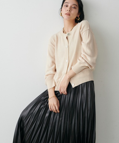 LARUTA(ラルータ)の「【LARUTA】モチフワフェザーニットショートカーディガン(カーディガン/ボレロ・レディース・レッド/パープル/ブラック/グレイッシュベージュ/アイボリー・FREE)」の10枚目の写真