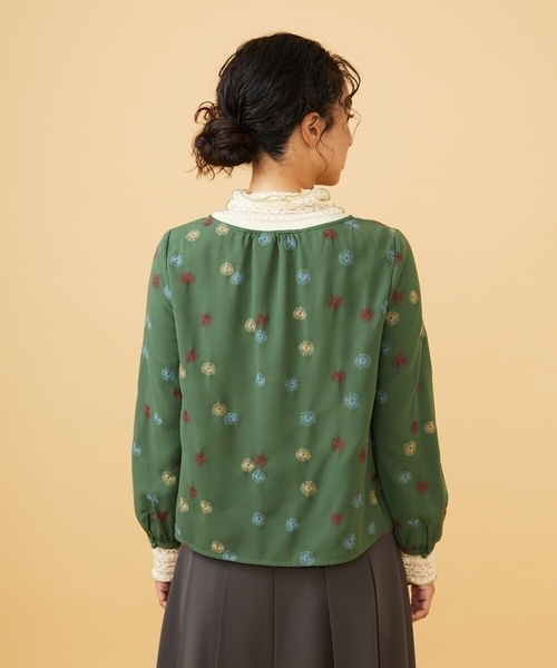 Jocomomola(ホコモモラ)の「Estrella ハートネックフラワー刺繍ブラウス(シャツ/ブラウス・レディース・オレンジ系その他/グリーン・40/42)」の12枚目の写真