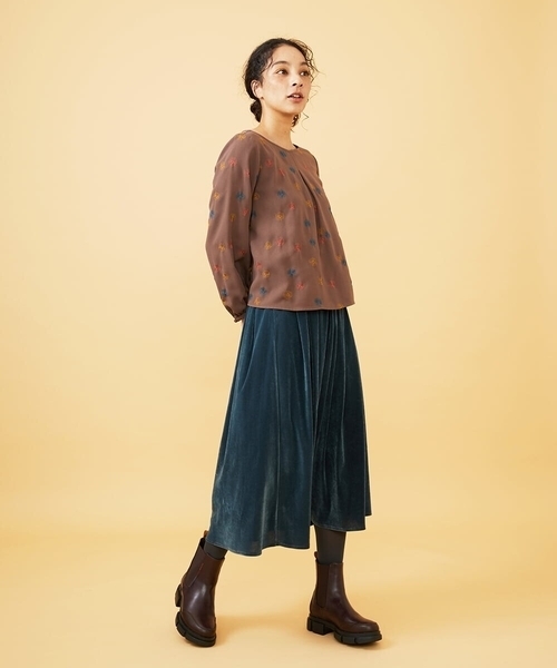 Estrella ハートネックフラワー刺繡ブラウス（シャツ/ブラウス