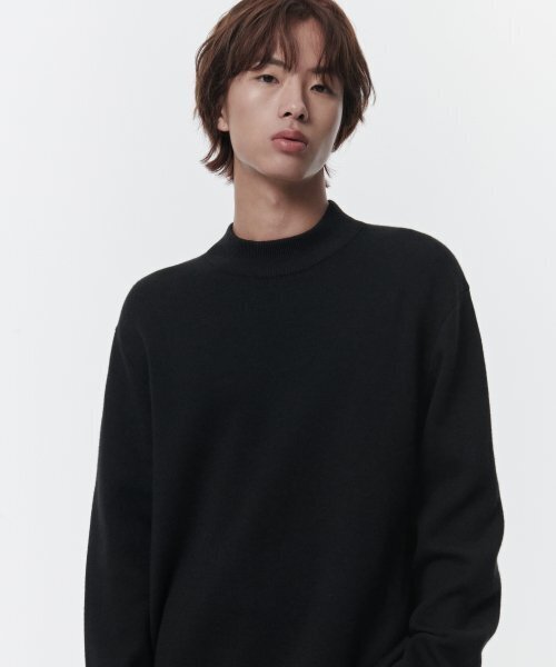 MUSINSA STANDARD（ムシンサスタンダード）の「ミニマルモックネックニット[ブラック]（ニット/セーター・メンズ・その他・LARGE/X-LARGE/XX-LARGE/SMALL/MEDIUM）」の5枚目の写真
