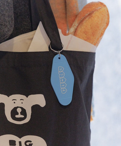 ALAND（エーランド）の「【UNISEX】ALAND×INAPSQUARE／プレートキーホルダー（キーホルダー・レディース・ホワイト/その他1/ブルー/ブラック・FREE）」の3枚目の写真