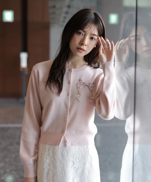 Rirandture（リランドチュール）の「リボンテープ刺繍カーディガン（ニット/セーター・レディース・ピンク/ミント/ブラック/オフホワイト/ホワイト系その他・2）」の14枚目の写真