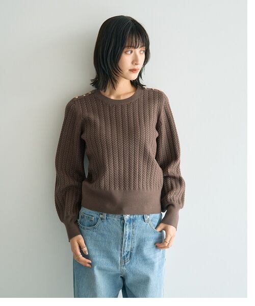 YECCA VECCA(イェッカヴェッカ)の「金釦ミニケーブルニット(ニット/セーター・レディース・ボルドー/アイボリー/サックスブルー/杢グレー/チャコールグレー・FREE)」の6枚目の写真