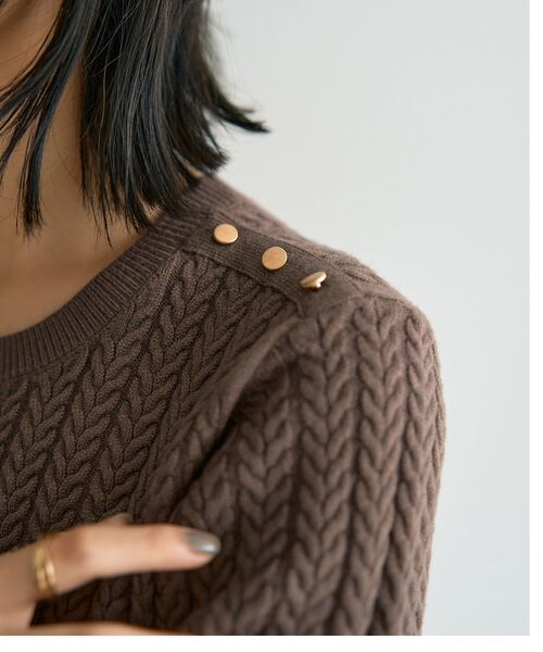 YECCA VECCA(イェッカヴェッカ)の「金釦ミニケーブルニット(ニット/セーター・レディース・ボルドー/アイボリー/サックスブルー/杢グレー/チャコールグレー・FREE)」の15枚目の写真