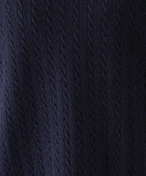 GLOBAL WORK（グローバルワーク）の「洗えるケーブルプルオーバー/606611（ニット/セーター・レディース・ブルー系その他/ネイビー/ライトグレー/レッド/グレイッシュベージュ/オフホワイト・LARGE/MEDIUM/SMALL）」の7枚目の写真