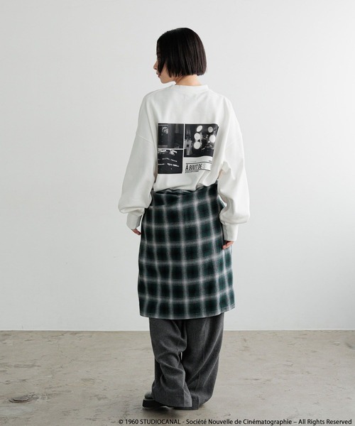 LOWRYS FARM(ローリーズファーム)の「【LFM(U)】ジャン・リュック・ゴダール映画作品/フォトスウェットクルーネック 612807(スウェット・メンズ・アイボリー/ブラック/ホワイト・MEDIUM/LARGE)」の7枚目の写真