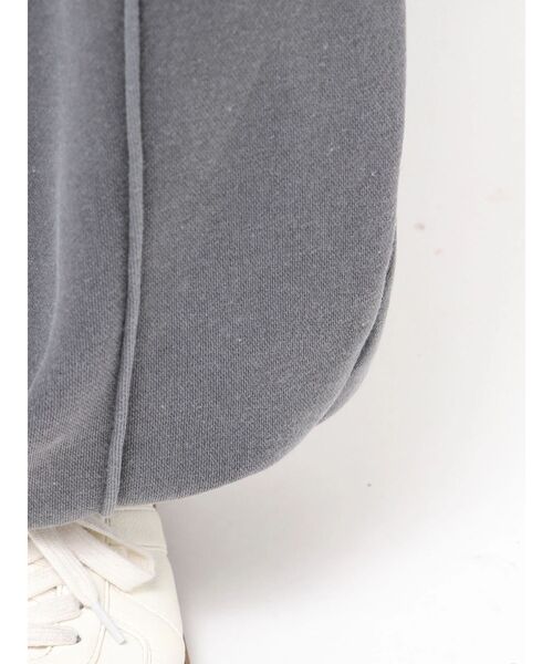 Ungrid(アングリッド)の「ピグメントスウェットルーズパンツ(スウェットパンツ・レディース・ベージュ/チャコールグレー・FREE)」の3枚目の写真