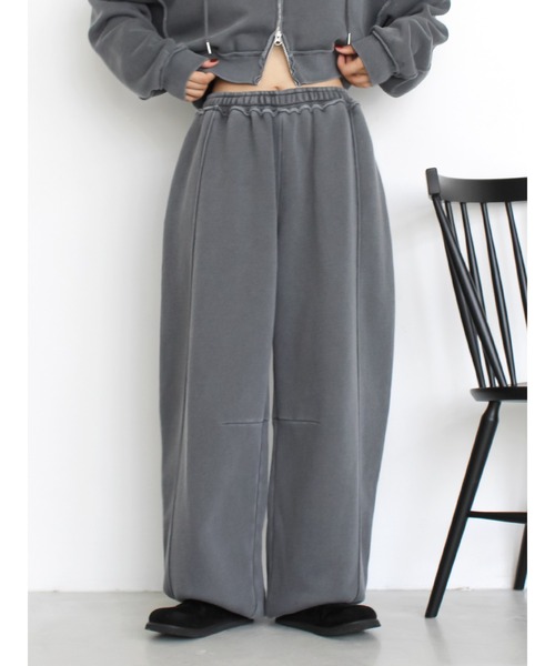 Ungrid(アングリッド)の「ピグメントスウェットルーズパンツ(スウェットパンツ・レディース・ベージュ/チャコールグレー・FREE)」の18枚目の写真