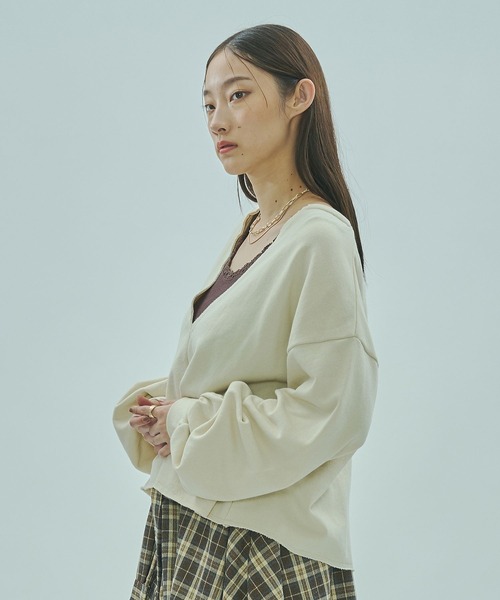 ROSE BUD(ローズバッド)の「V-NECK SWEATSHIRT(スウェット・レディース・グレー/オフホワイト/パープル・ONE SIZE)」の5枚目の写真
