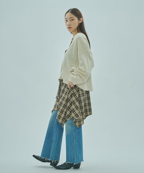 ROSE BUD(ローズバッド)の「V-NECK SWEATSHIRT(スウェット・レディース・グレー/オフホワイト/パープル・ONE SIZE)」の8枚目の写真