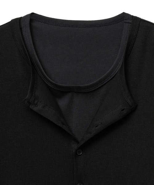 NOIRER(ノイア)の「レイヤードヘンリーネックロングスリーブTシャツ(ブラックネイビー)(Tシャツ/カットソー・メンズ・その他・48/50/52)」の8枚目の写真