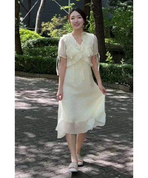 HYBERNAT(ハイバーナット)の「フリルドレス_クリーム(ワンピース・レディース・その他・SMALL/MEDIUM)」の5枚目の写真