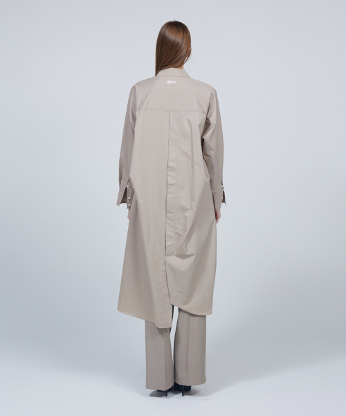 MMAM（ムアム）の「[ESSENTIAL] Logo embroidered long shirt dress（ワンピース・レディース・ベージュ・FREE）」の4枚目の写真