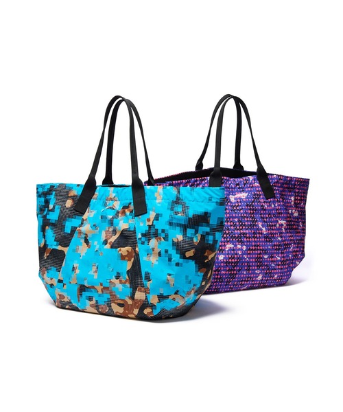 uniform experiment（ユニフォームエクスペリメント）の「CAMOUFLAGE REVERSIBLE TOTE BAG（トートバッグ・メンズ・パープル/ブルー・FREE）」の4枚目の写真