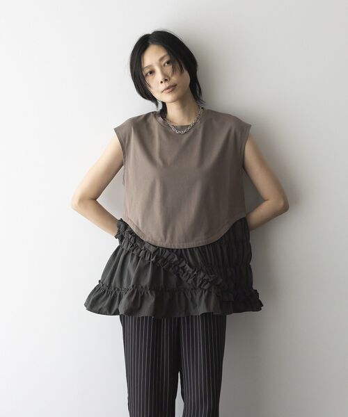 GARAGE OF GOOD CLOTHING（ガレージオブグッドクロージング）の「フリルデザインドッキングプルオーバー（Tシャツ/カットソー・レディース・ホワイト/ブラック/モカ・FREE）」の15枚目の写真