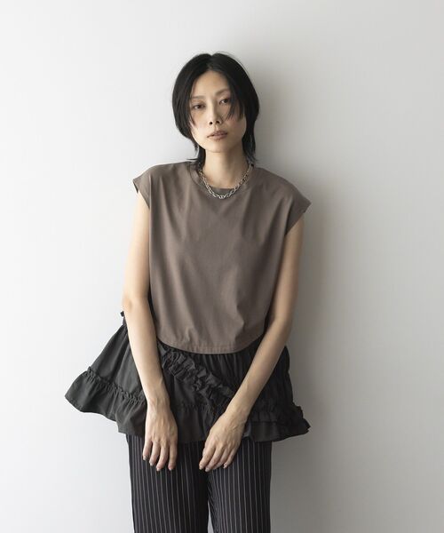 GARAGE OF GOOD CLOTHING（ガレージオブグッドクロージング）の「フリルデザインドッキングプルオーバー（Tシャツ/カットソー・レディース・ホワイト/ブラック/モカ・FREE）」の16枚目の写真