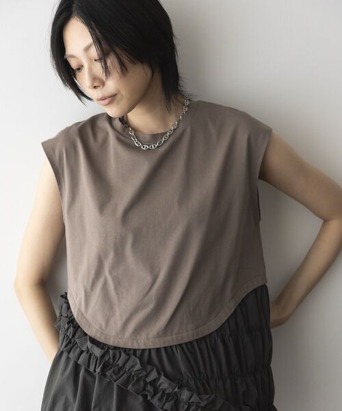 GARAGE OF GOOD CLOTHING（ガレージオブグッドクロージング）の「フリルデザインドッキングプルオーバー（Tシャツ/カットソー・レディース・ホワイト/ブラック/モカ・FREE）」の18枚目の写真