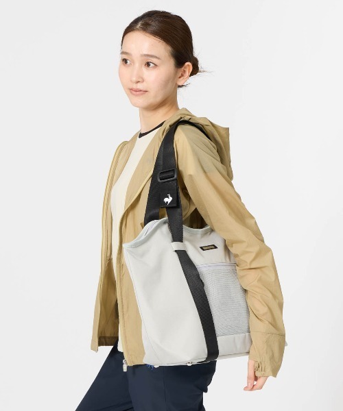 le coq sportif(ルコックスポルティフ)の「トートバッグ(トートバッグ・メンズ・ブラック/ブルー/グレー・F)」の19枚目の写真