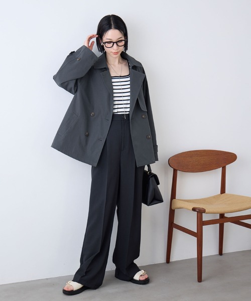 Aunely(オーネリー)の「【Aunely】奥ゆかしぃルエット 撥水 ショート トレンチ コート/ 静電防止 & マシンウォッシュ<YOSOOIシリーズ>(トレンチコート・レディース・ベージュ/チャコールグレー・M/L)」の11枚目の写真