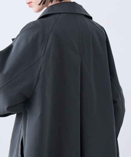 Aunely(オーネリー)の「【Aunely】奥ゆかしぃルエット 撥水 ショート トレンチ コート/ 静電防止 & マシンウォッシュ<YOSOOIシリーズ>(トレンチコート・レディース・ベージュ/チャコールグレー・M/L)」の15枚目の写真