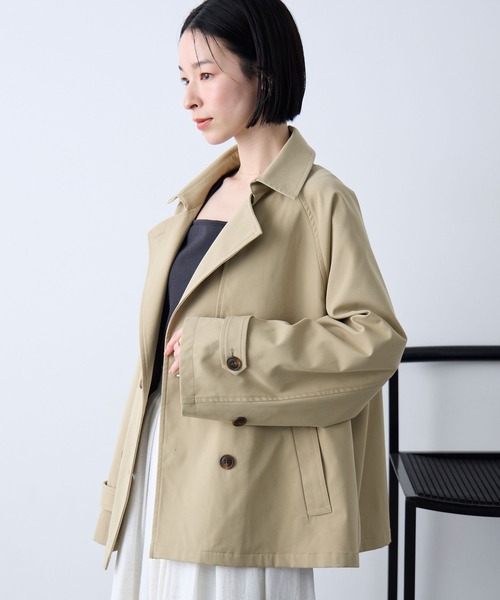 Aunely(オーネリー)の「【Aunely】奥ゆかしぃルエット 撥水 ショート トレンチ コート/ 静電防止 & マシンウォッシュ<YOSOOIシリーズ>(トレンチコート・レディース・ベージュ/チャコールグレー・M/L)」の22枚目の写真