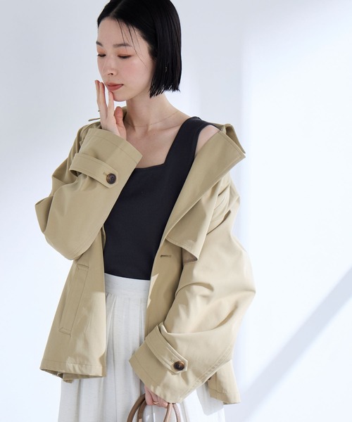 Aunely(オーネリー)の「【Aunely】奥ゆかしぃルエット 撥水 ショート トレンチ コート/ 静電防止 & マシンウォッシュ<YOSOOIシリーズ>(トレンチコート・レディース・ベージュ/チャコールグレー・M/L)」の4枚目の写真