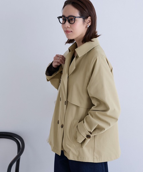 Aunely(オーネリー)の「【Aunely】奥ゆかしぃルエット 撥水 ショート トレンチ コート/ 静電防止 & マシンウォッシュ<YOSOOIシリーズ>(トレンチコート・レディース・ベージュ/チャコールグレー・M/L)」の7枚目の写真