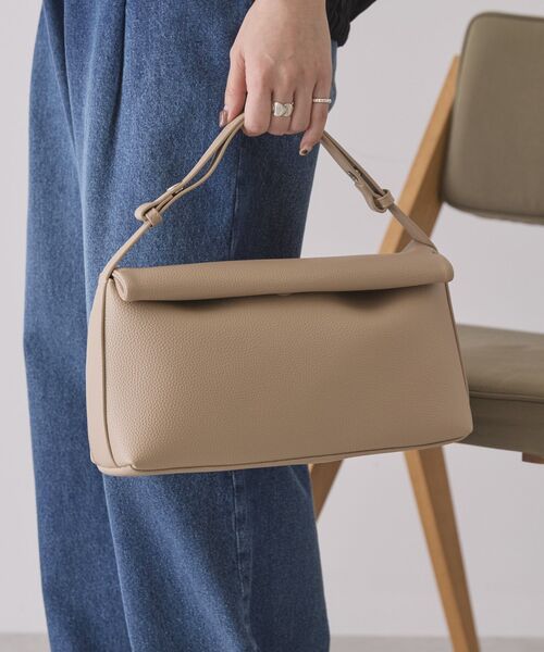 AMERICAN HOLIC（アメリカンホリック）の「2WAYワンハンドルフラップショルダー（ショルダーバッグ・レディース・レッド/ベージュ/ブラック・FREE）」の12枚目の写真