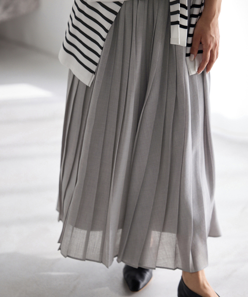IENA（イエナ）の「ボイルシアープリーツスカート（スカート・レディース・ライトグレー/ホワイト・36/38）」の9枚目の写真