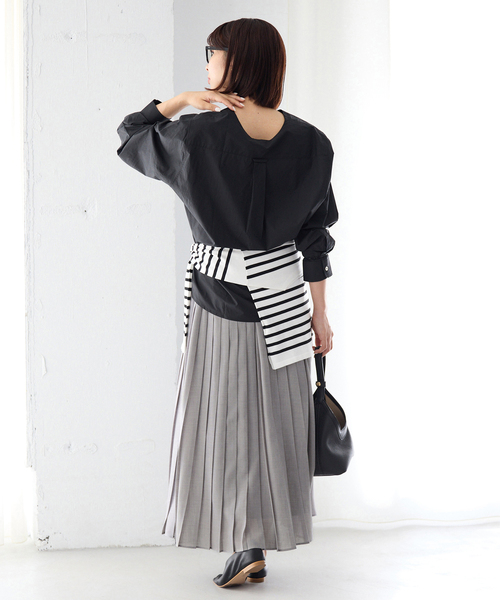 IENA（イエナ）の「ボイルシアープリーツスカート（スカート・レディース・ライトグレー/ホワイト・36/38）」の12枚目の写真