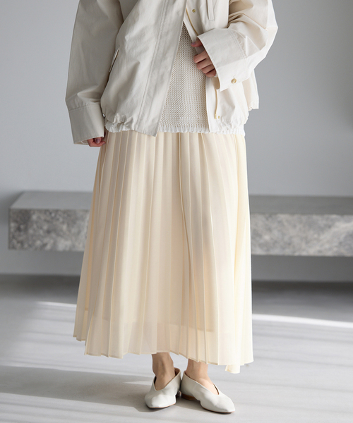 IENA（イエナ）の「ボイルシアープリーツスカート（スカート・レディース・ライトグレー/ホワイト・36/38）」の14枚目の写真
