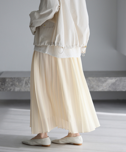 IENA（イエナ）の「ボイルシアープリーツスカート（スカート・レディース・ライトグレー/ホワイト・36/38）」の17枚目の写真
